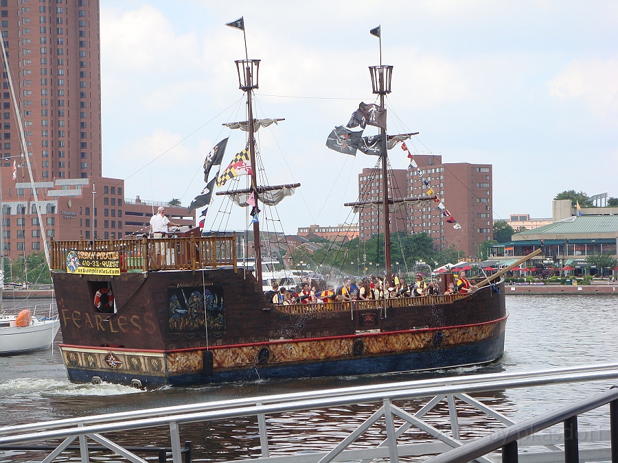 Baltimore [2009 July 02] 088.JPG - Scenes from Baltimore's Inner Harbor.